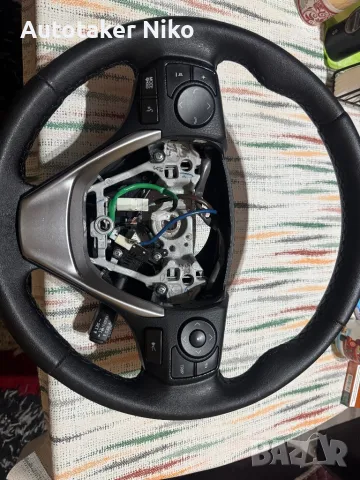 Волан тойота рав4 2016 г , снимка 2 - Аксесоари и консумативи - 49787167