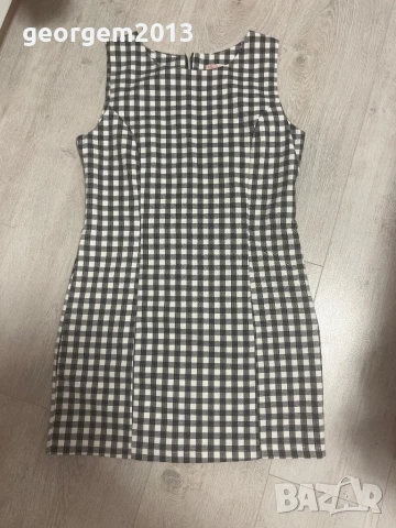 Елегантна дамска рокля