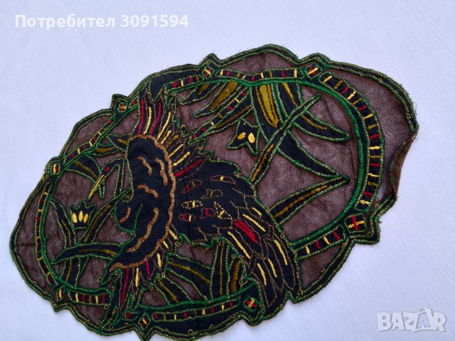 Стара покривка ръчна бродерия златна сьрма , снимка 7 - Антикварни и старинни предмети - 41039640