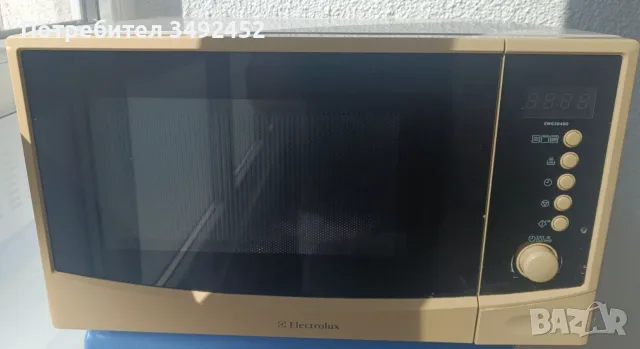 Микровълнова печка Electrolux EMS20400W, 800W