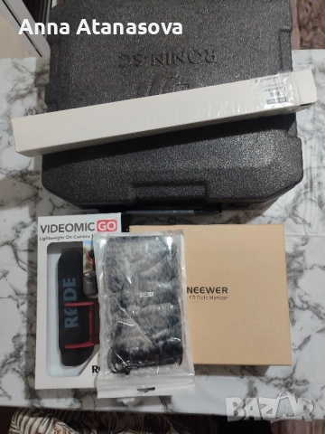 Продавам в комплект за Фотокамера 