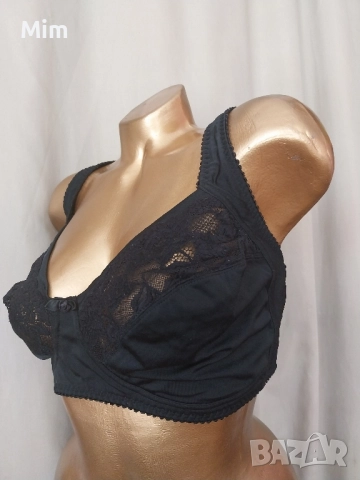 STINNA 100 E Черен дантелен сутиен за едра дама без банели 