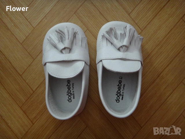 Официални бебешки бели обувки от естествена кожа, 19 номер, подходящи за кръщенка/кръщене, снимка 2 - Бебешки обувки - 52948334