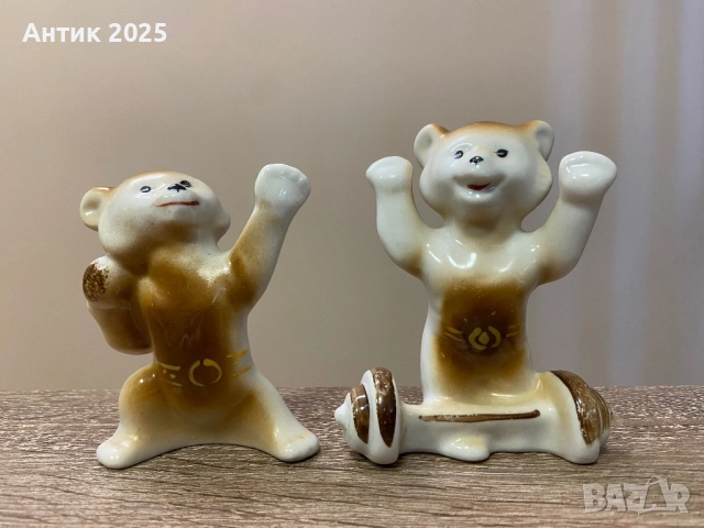 Статуетки „Олимпийски мечета“ (2 бр.), порцелан