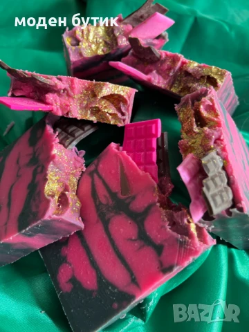 „Шоколадово-малиново съблазняване“ - копринен сапун с натурален сапун, снимка 4 - Декоративна козметика - 51063268