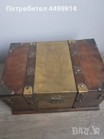 Стара дървена кутия с бронзов обков, снимка 4 - Други ценни предмети - 53412592