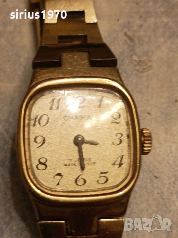 дамски работещ часовник Чайка със златно покритие, снимка 1 - Дамски - 41691516