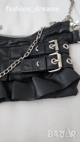 Малка черна чанта
