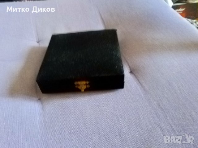 Плакет НОИ в кутия подаръчна нов фи 70мм плакета, снимка 4 - Нумизматика и бонистика - 42134637
