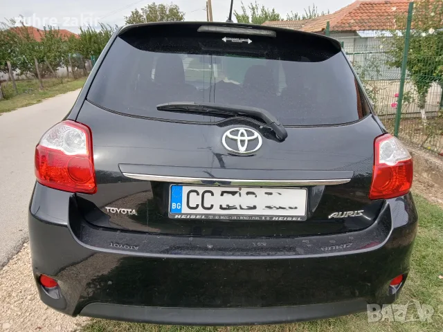 Tойота Аурис 2010, снимка 2 - Автомобили и джипове - 56317236