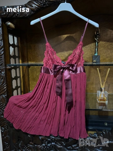 Victoria’s Secret нощница