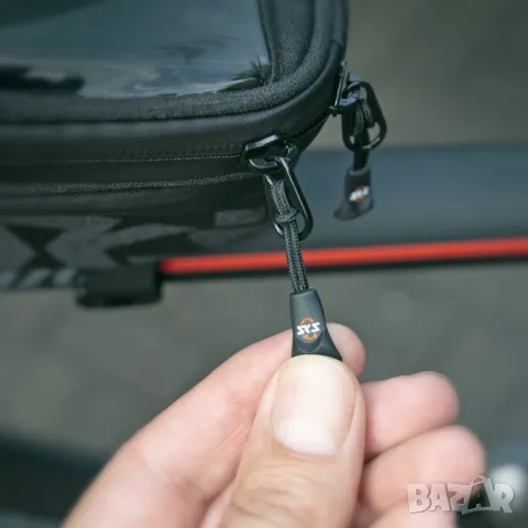 Водоустойчива Чанта За Велосипед Sks Traveller Smart Със Сигурно Закрепване, Вграден Сензорен Джоб, снимка 6 - Аксесоари за велосипеди - 49486915