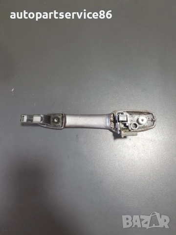 Външна дръжка за задна лява врата сребрист цвят за Mazda 6 (2002-2006), снимка 2 - Части - 53714530