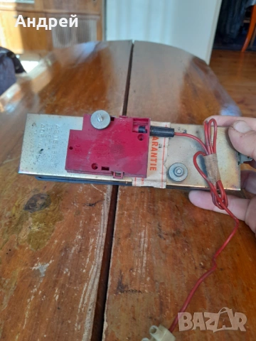 Старо автомобилно радио RFT Micros, снимка 6 - Други ценни предмети - 53446129