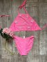 Кокетен цикламено неоново розов бански костюм с 3D 3Д цветя размер М , снимка 1 - Бански костюми - 41677097