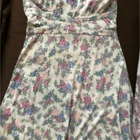 Продавам нова рокля  от памук и еластан на флорални мотиви , снимка 7 - Рокли - 36478543