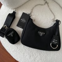 Prada чанта, снимка 1 - Чанти - 44406831