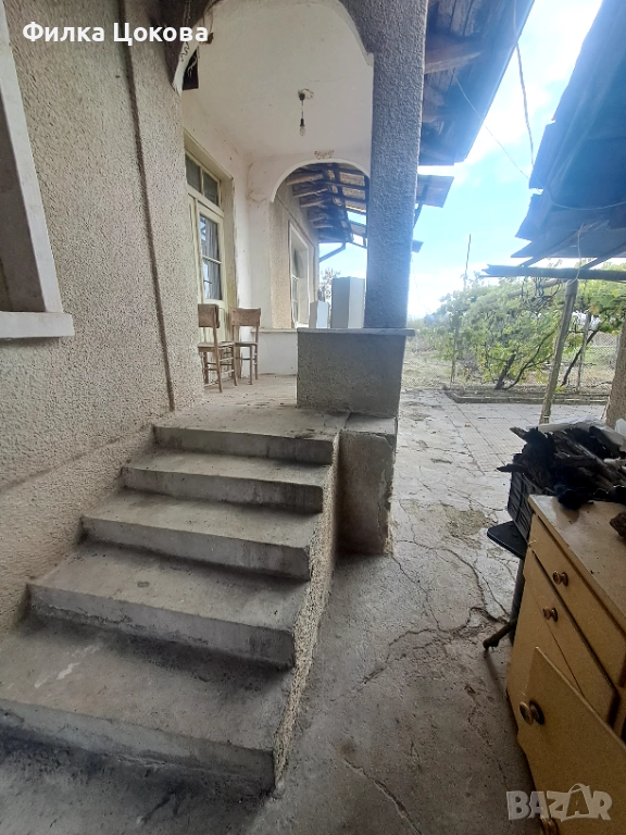 Къща с Голям Двор, снимка 1
