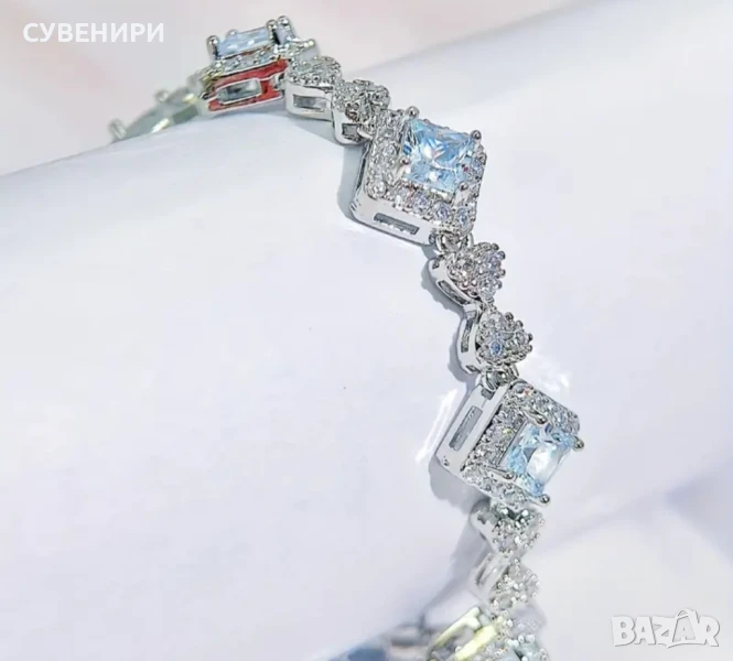 Нежна дамска гривна със синтетичен цирконий , снимка 1