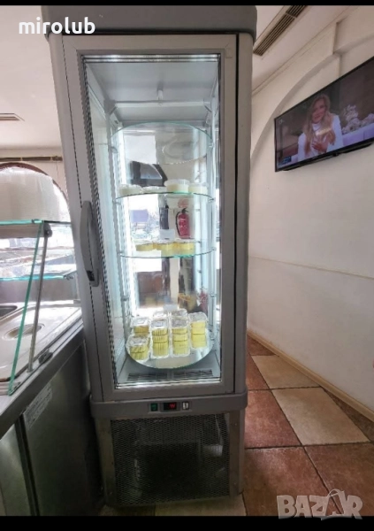 Професионална сладкарска витрина , снимка 1