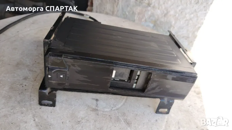 Mercedes-Benz SL R129 A0028205989 0028205989 CD чейнджър 3.20 Petroleum, снимка 1