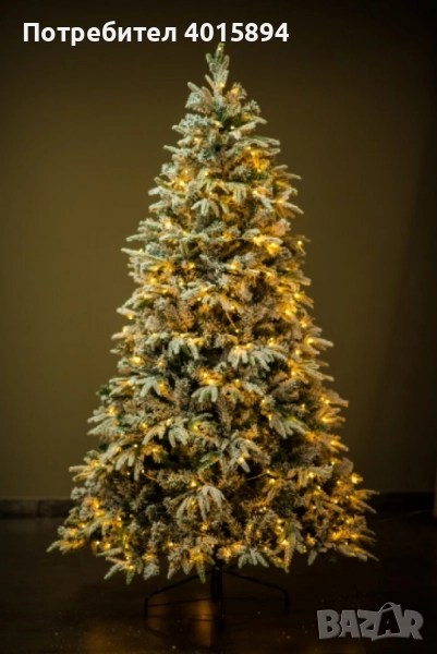 Коледна елха с вградени лампички по връхчетата, снимка 1