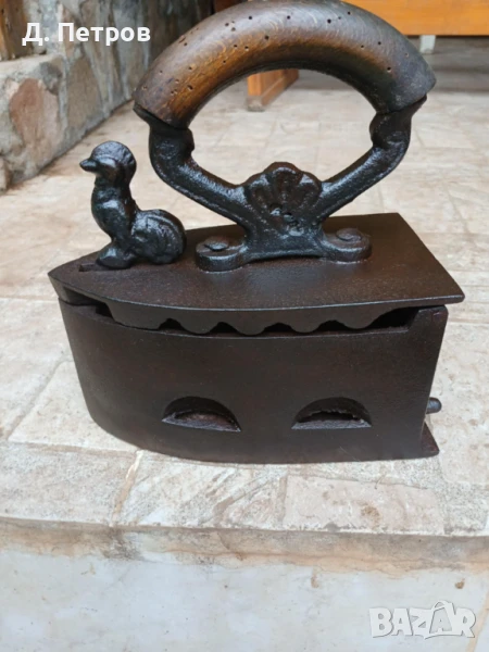 Стара ютия на жар, снимка 1