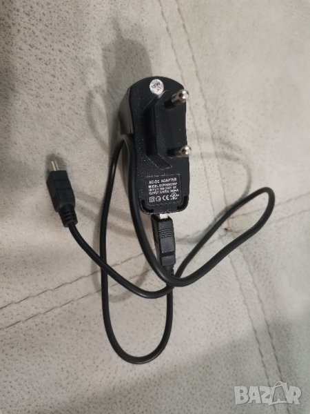 AC-DC адаптер input 100-240V output 5v model:scp0500300p, снимка 1