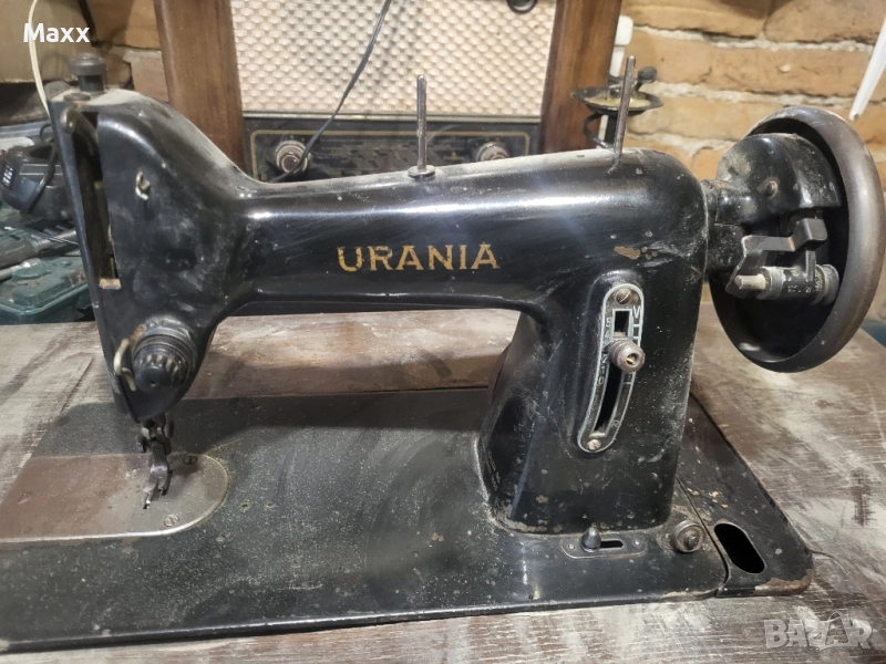 Продавам стара крачна шевна машина, снимка 1