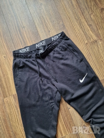 Страхотно мъжко спортно долнище NIKE размер M , снимка 3 - Спортни дрехи, екипи - 52570024