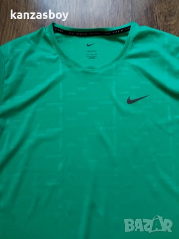 Nike Dri-Fit UV Protection Running Training - страхотна мъжка тениска КАТО НОВА XЛ , снимка 3 - Тениски - 50886324