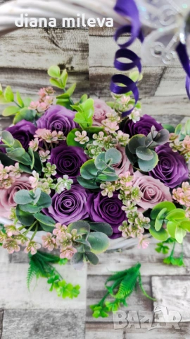 Кошница в лилаво с рози от пластичен сапун!!