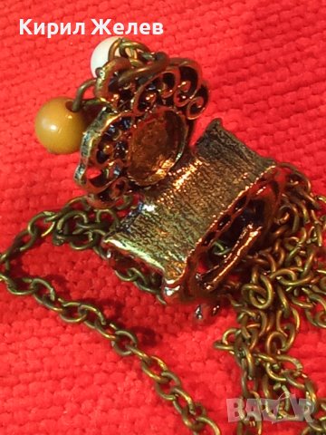 МЕДАЛЬОН МИНИАТЮРА ТОАЛЕТКА СТАТУЕТКА МЕСИНГ 3917, снимка 3 - Колиета, медальони, синджири - 29814986