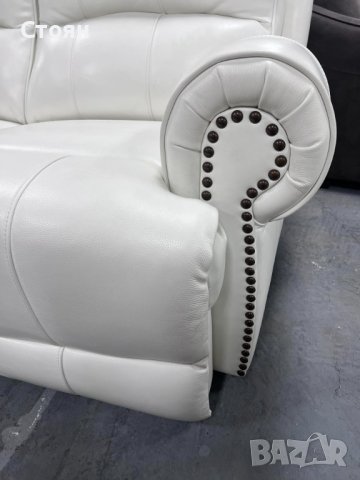 Бял кожен диван двойка с ръчен релаксиращ механизъм, снимка 2 - Дивани и мека мебел - 41376680