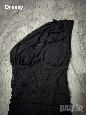 Черна рокля 