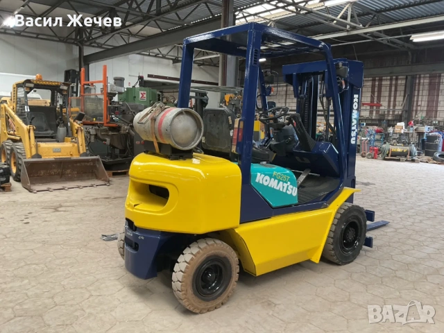 Газокар Komatsu FG25T, снимка 2 - Индустриална техника - 53541221