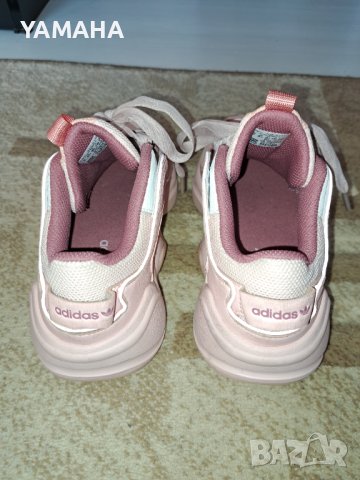 Adidas  Дамски  Сникърси 38____39, снимка 7 - Маратонки - 42605852