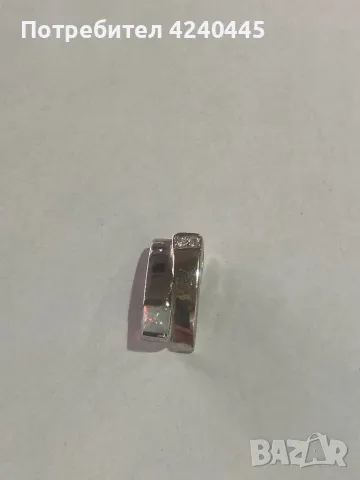 Сребърна висулка с опал 