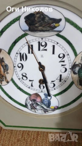 Часовник с ловни мотиви, снимка 2 - Антикварни и старинни предмети - 53404399