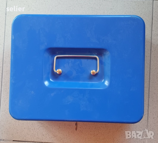 Продавам метална каса(сейф) Като нива Цена:20лв