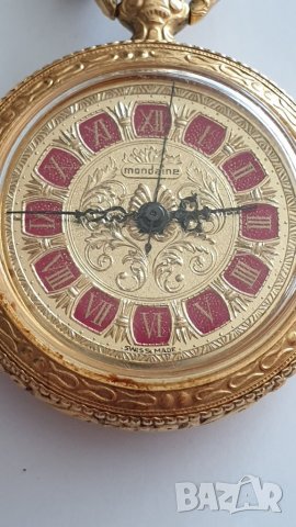 Дамски часовник медальон MONDAINE, снимка 9 - Антикварни и старинни предмети - 41938105