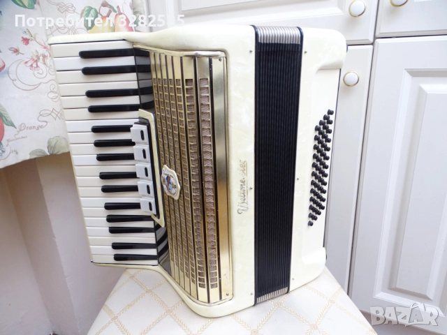 Aкордеон Weltmeister 48 баса в много добро състояние, снимка 2 - Акордеони - 52874690