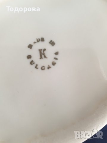 Българска порцеланова сосиера-Китка-Нови пазар, снимка 4 - Чинии - 41748580