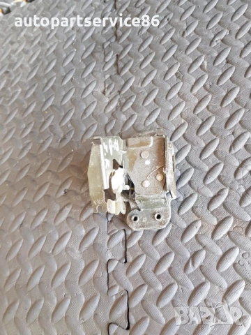 Заключващ механизъм за долна част на задна дясна врата за Mazda RX-8 RHD (2003-2008), снимка 3 - Части - 53612440