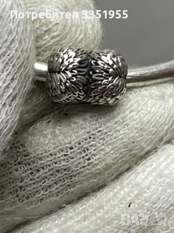 Оригинална гривна Pandora с 3 талисмана, снимка 4 - Гривни - 49523707