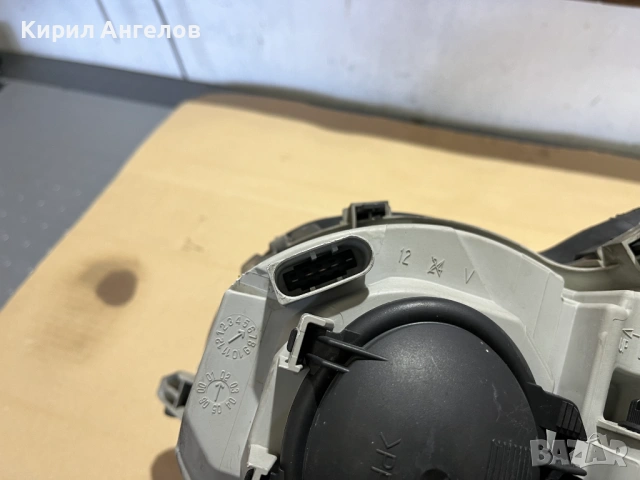 Десен фар за Mercedes C-class W203 (преди фейс), снимка 9 - Части - 53581913