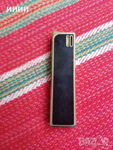 Позлатена запалка Пиер Карден, снимка 2 - Антикварни и старинни предмети - 52750209