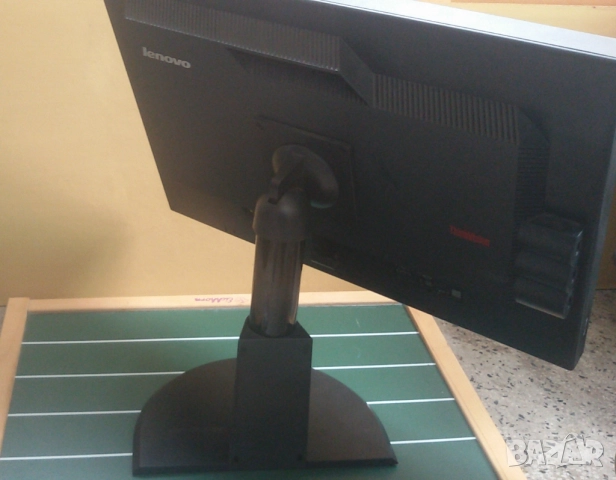 Монитор Lenovo ThinkVision LT2452pwC 1920x1200 24 инча, снимка 6 - Монитори - 52233648