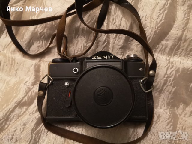 Фотоапарат Зенит (Zenit)   11 - ТЯЛО, снимка 3 - Фотоапарати - 40109308