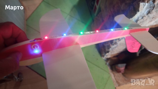 Отличен подарък за дете!!! Летящ детски самолет с електрически двигател и лед светлини, снимка 5 - Влакчета, самолети, хеликоптери - 42056235